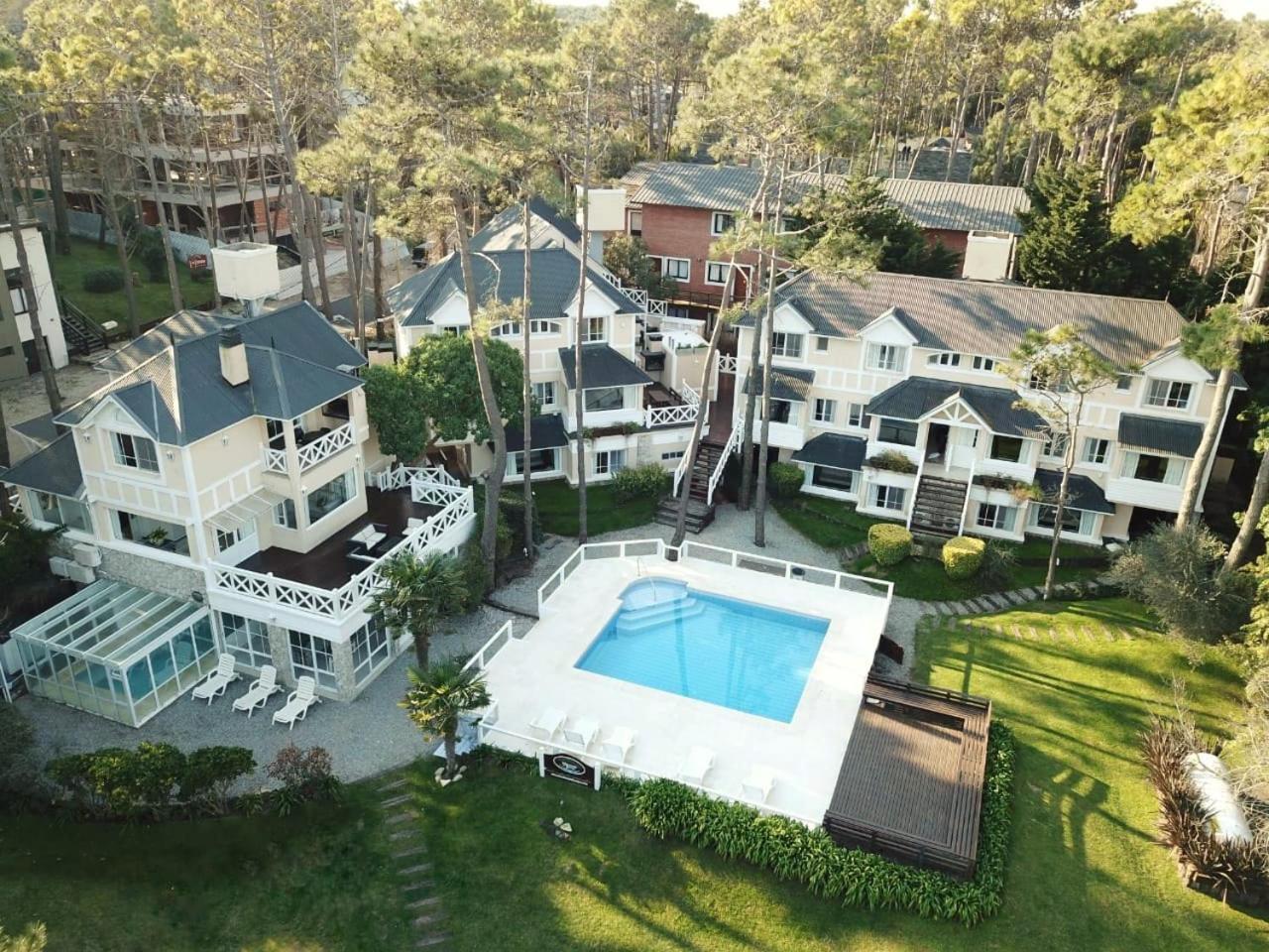 Miradores Del Bosque Apart & Spa 马德拉潘帕斯 外观 照片
